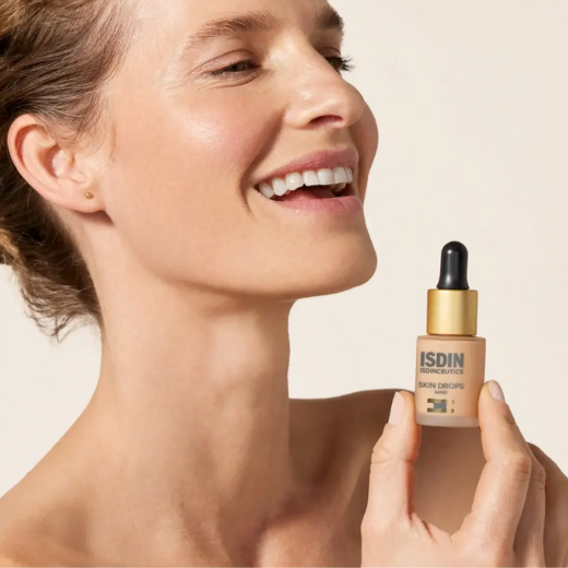 Flawless Skin in Just a Few Drops With the ISDIN Isdinceutics Skin Drops Make-up